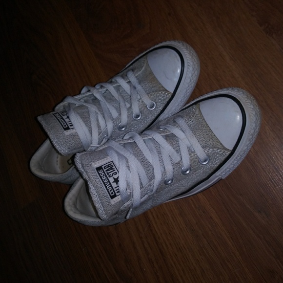 Converse - Picture 2 of 3